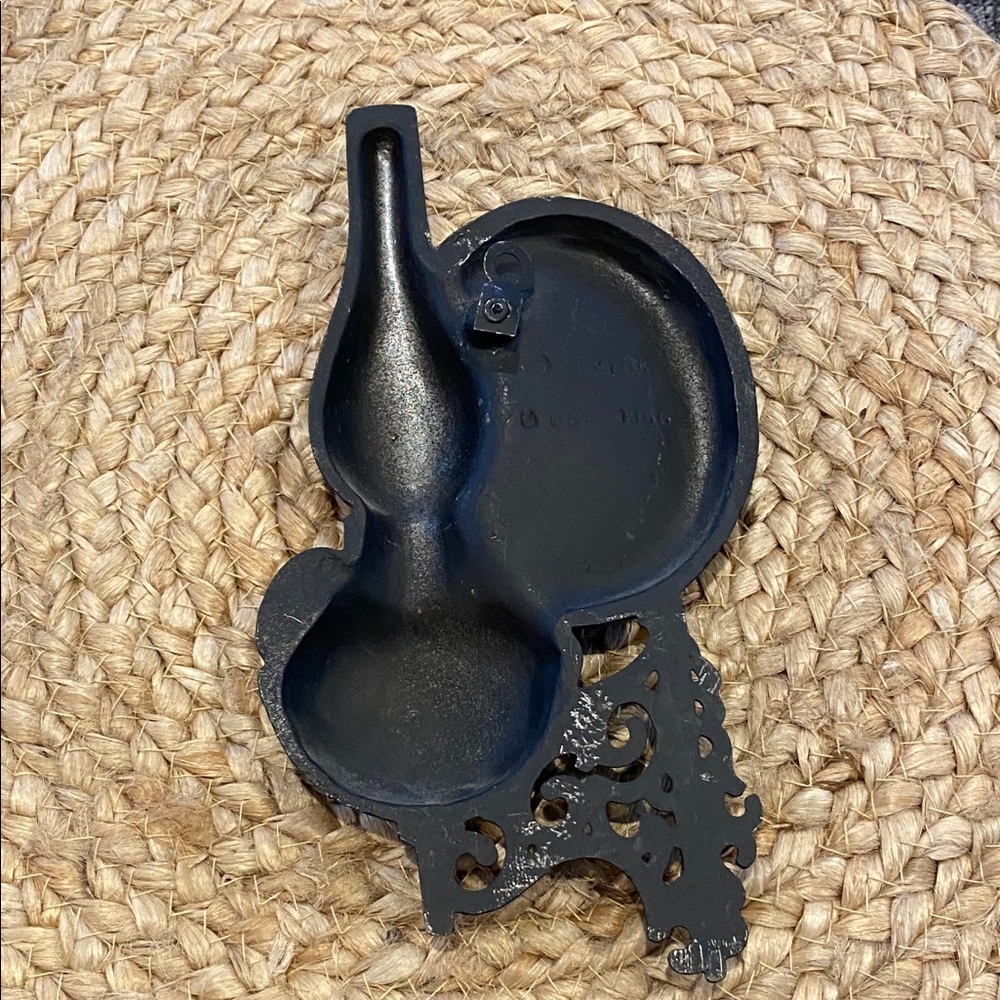 Vintage Sexton 1966 Elegant Black Wall Decor. Cast Iron. Oil Lamp. - Picture 7 of 10
